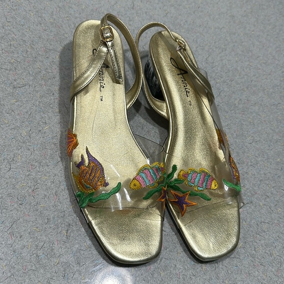Annie Shoes - Vintage Annie sandals size 7.5
